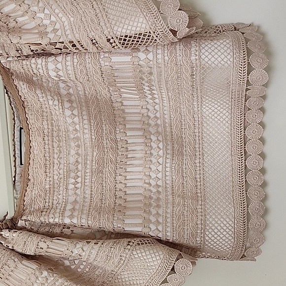 Alexis Women's Beige Finn Off Shoulder Lace Top Small Whimsy - Picture 8 of 17